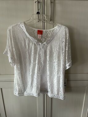 hearts of palm White Lace Short-Sleeve Blouse